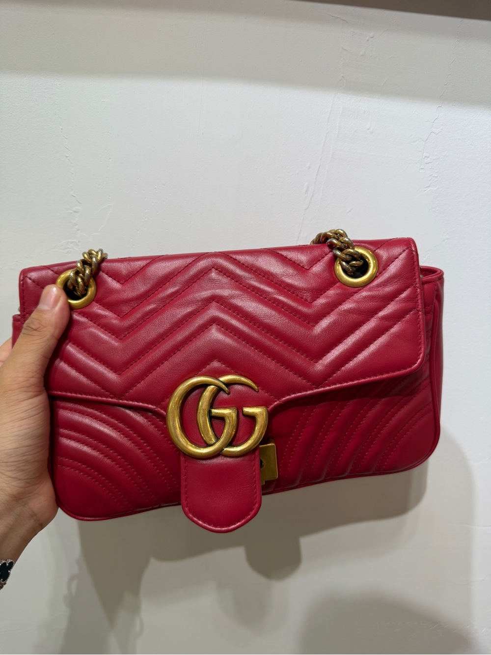 gucci - Picture 1 of 9